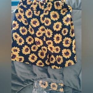 Sunflower Print Shorts W/ Addition